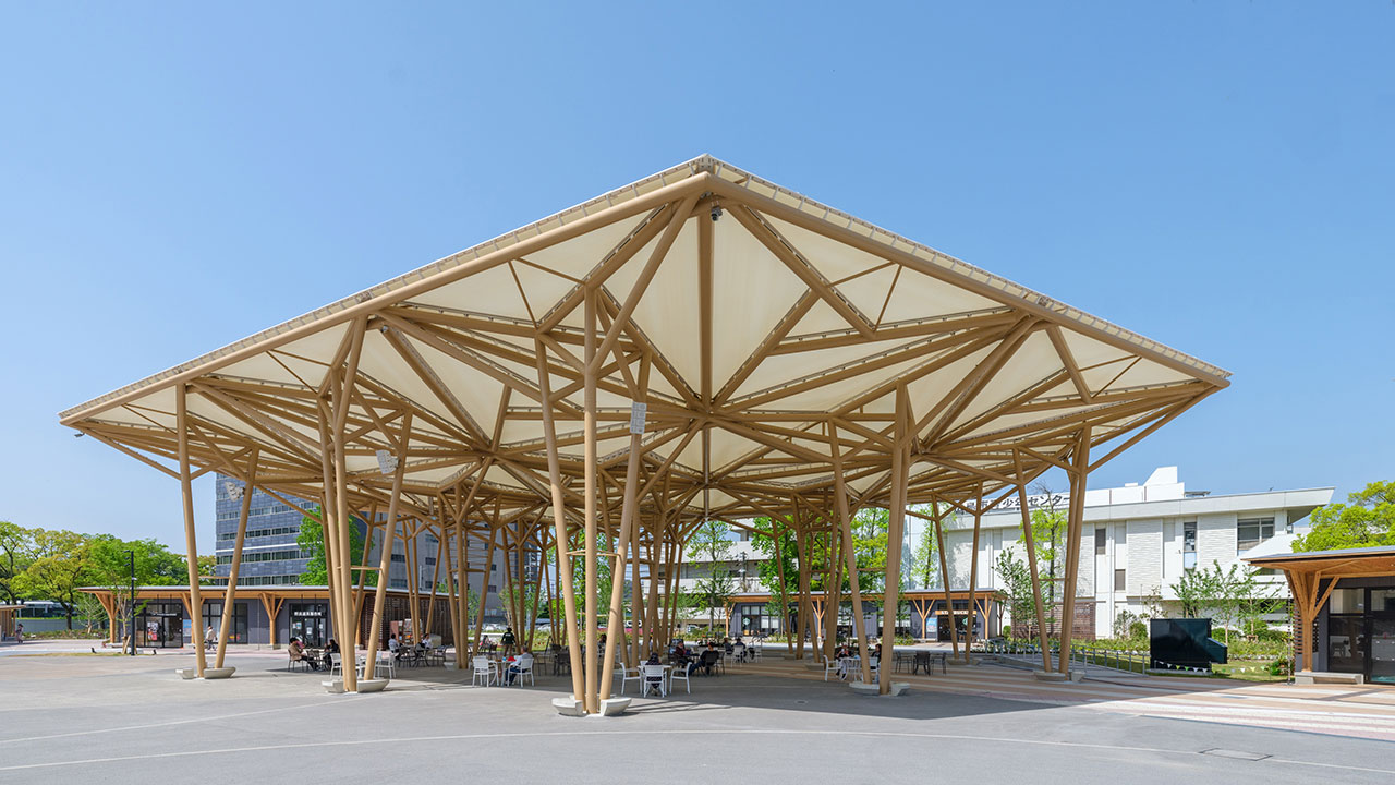 Large roof plaza