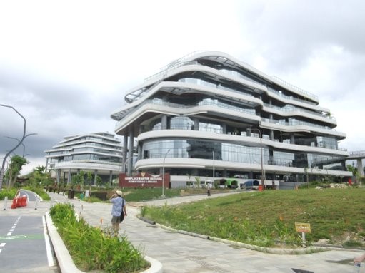 Government buildings also completed (photographed in September 2025)