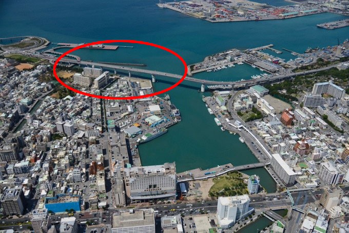 Naha Cruise Terminal is located at Tomari Wharf, the closest pier to the center of Naha City.